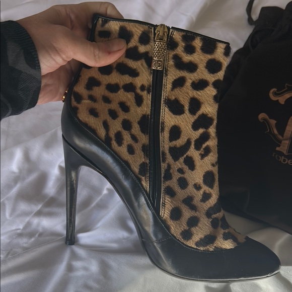 Roberto Cavalli Black Leopard Print Heeled Boots - Picture 6 of 9